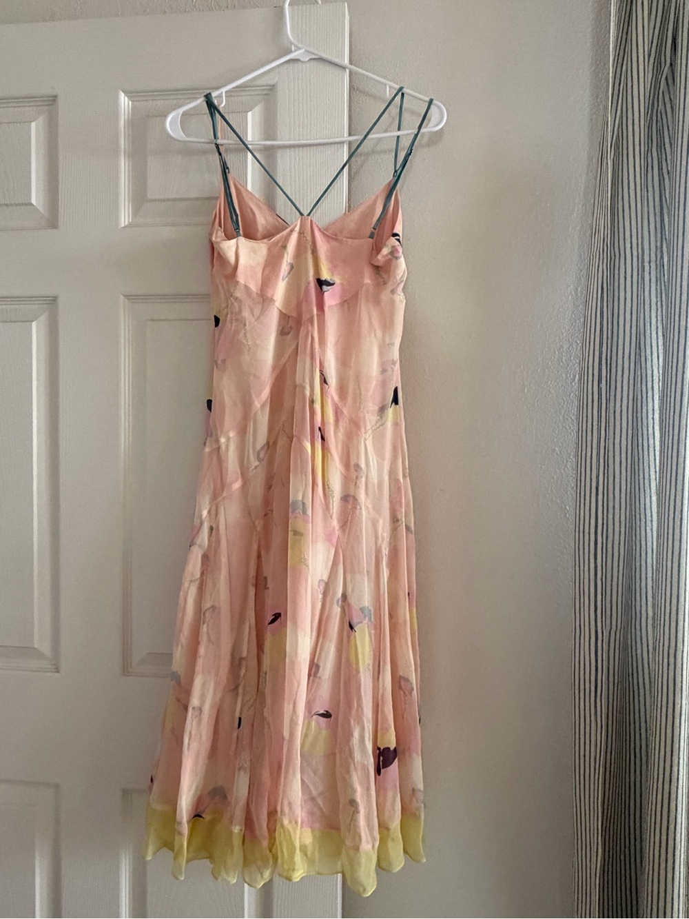 2004 Vintage BCBG MaxAzria 100% Silk Dress - Picture 4 of 7